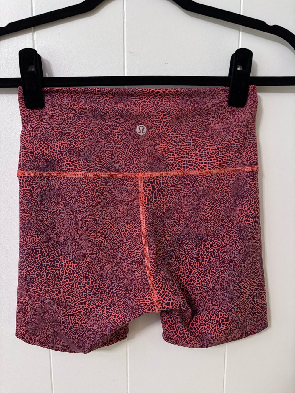 Lululemon Shorts Navy/Coral Abstract Print Size 6 / 5” Inseam